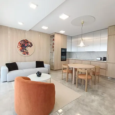 Διαμέρισμα Zuziska-art Panorama 6 *